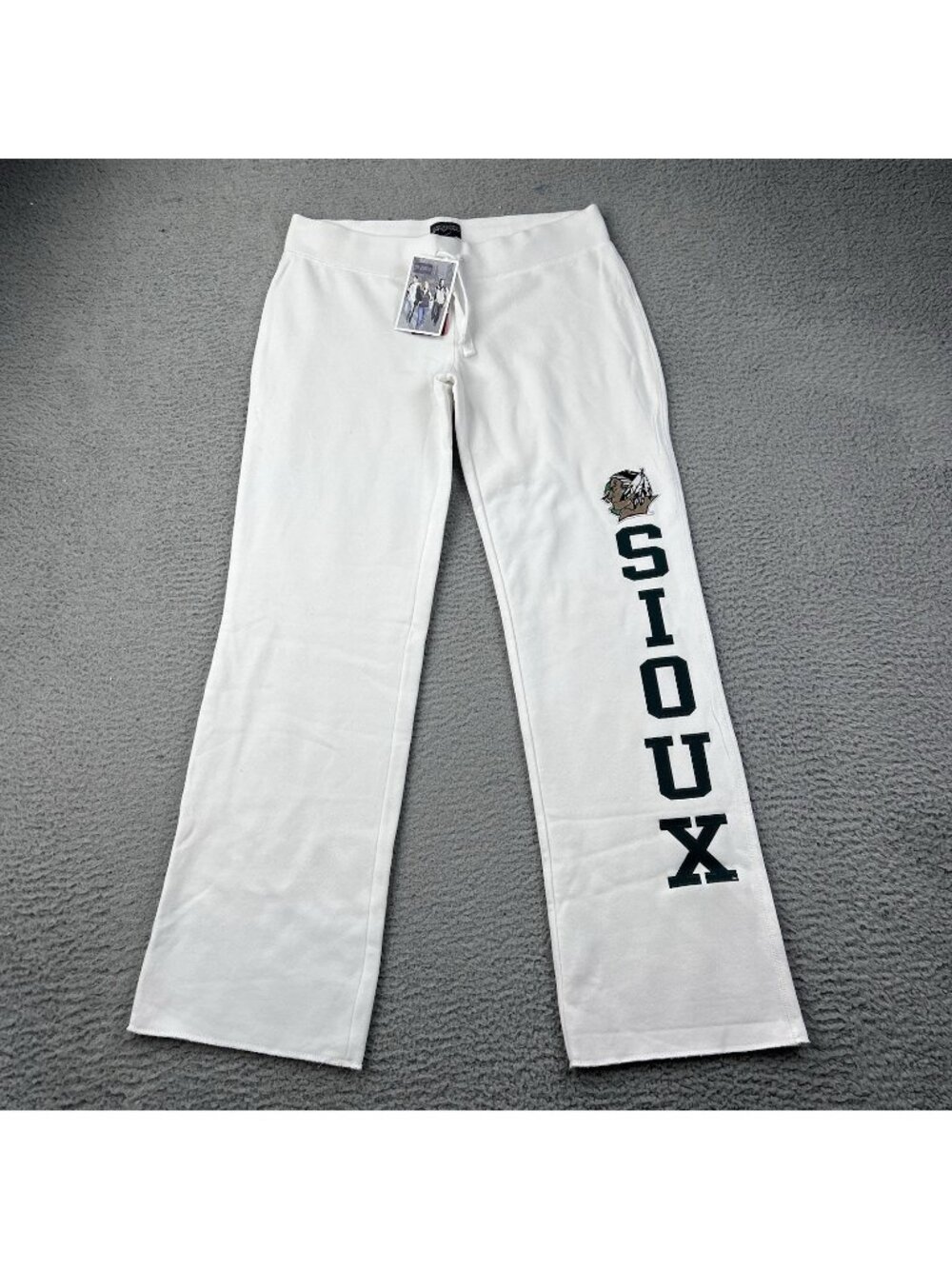 North Dakota Fighting Sioux White Sweatpants Women’s Size Large UND
